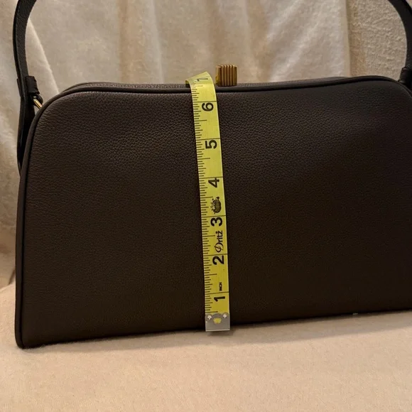 Elegant Brown Khaite Leather Shoulder Bag - Picture 5 of 13